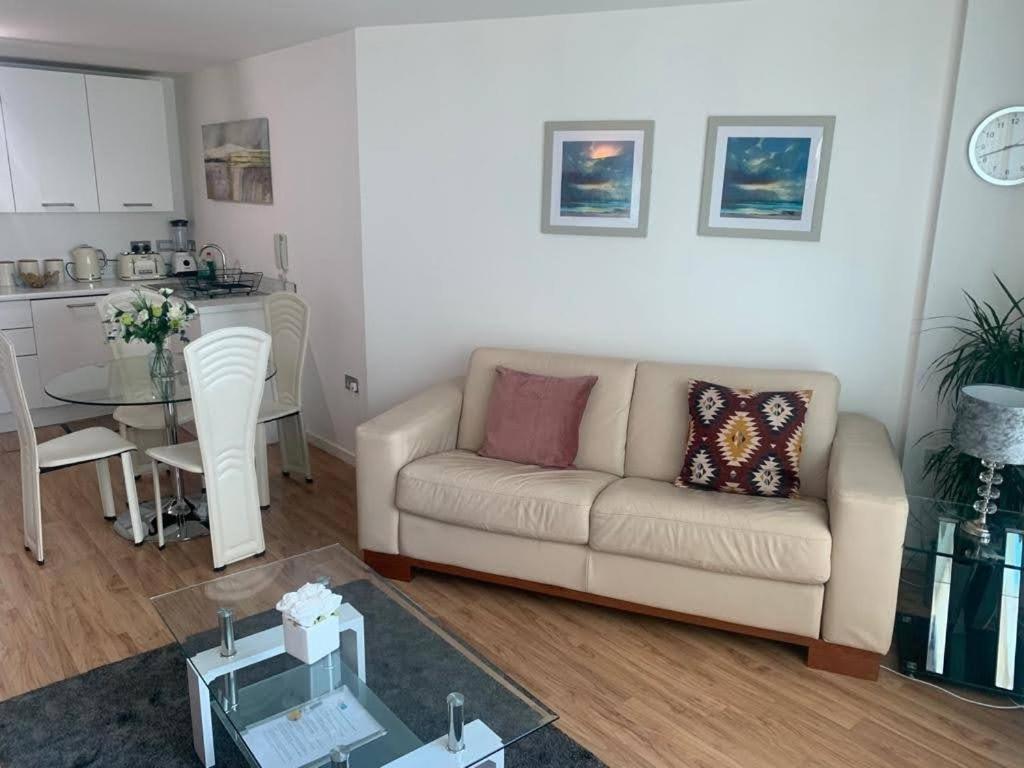 Marco Island -Spacious City Centre 2 Bedroom Apartment Nottingham Exterior photo